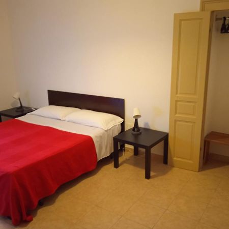 B&B Caravaggio Only 200 Metres From Ortigia Syracuse Buitenkant foto